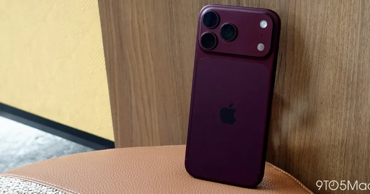 AT&T tells iPhone 18 Pro Max users to install iOS 27.0.1 fix
